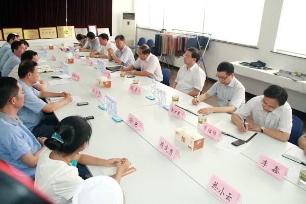 落实“三解三促”z6尊龙凯时集团领导班子到舒逸纺织公司集体调研